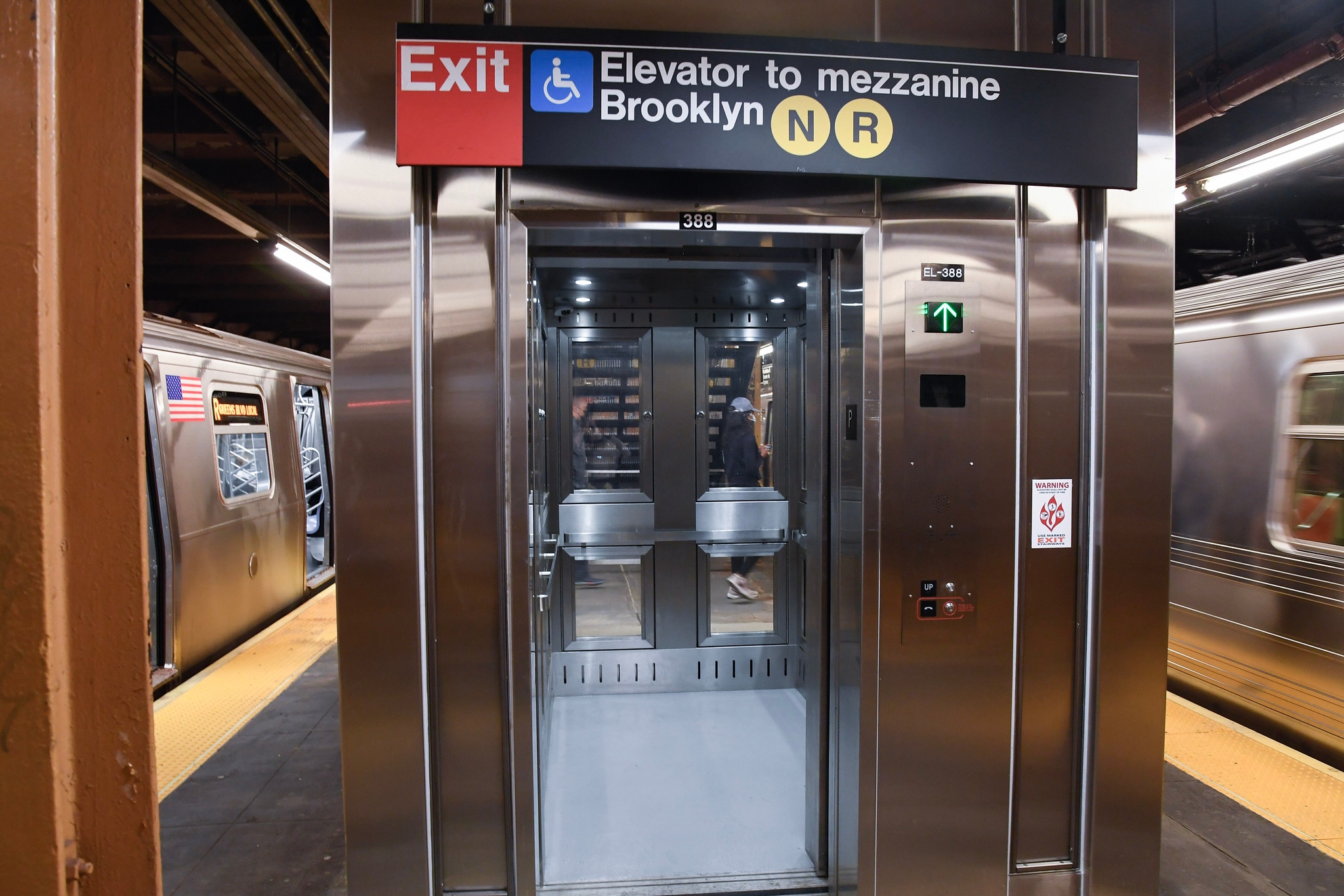 the MTA opens new elevators at the 59th street N and R subway station