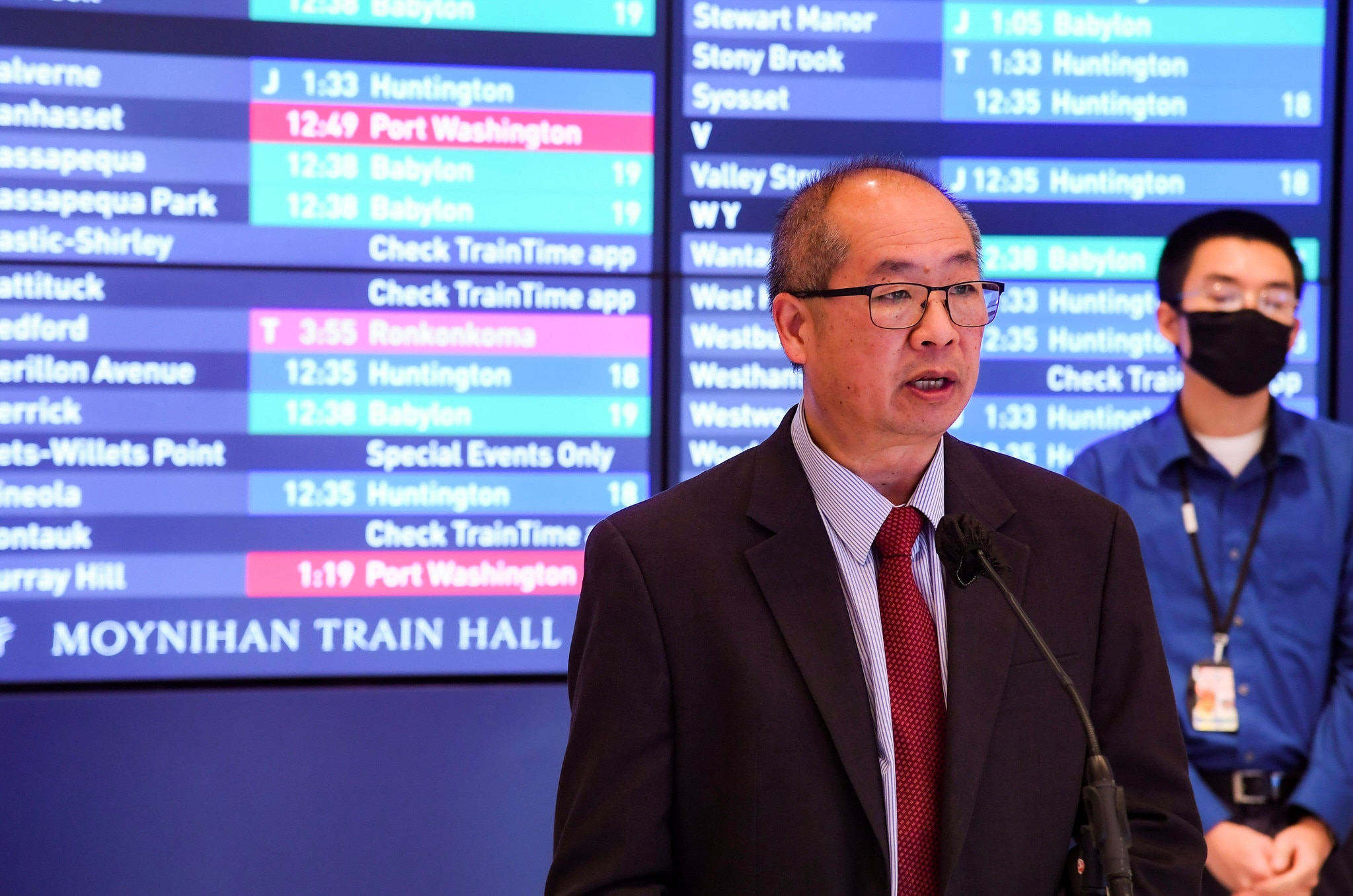 LIRR President Phil Eng announces update to LIRR TrainTime app at Moynihan Train Hall