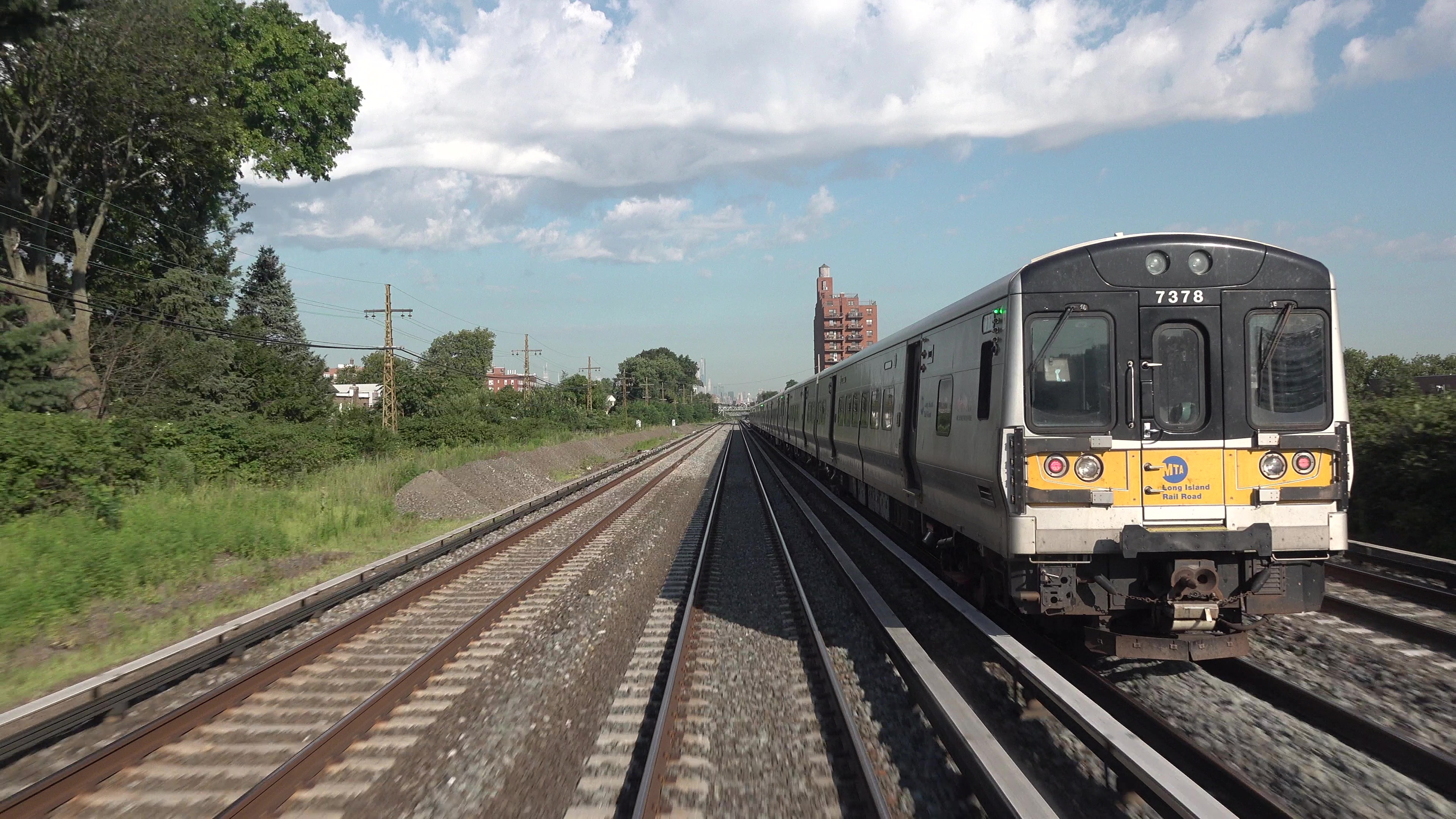 Monthly Railroad Commuters and Their Friends and Families Can Save and Explore the Region with 'Summer Saturdays' on LIRR and Metro-North