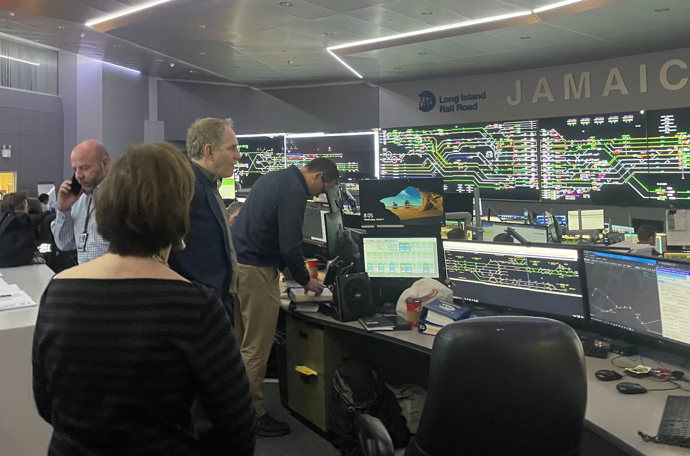 PHOTOS: MTA Chair and CEO Lieber and LIRR Interim President Rinaldi Visit Long Island Rail Road’s Control Center on Third Day of New Schedules 