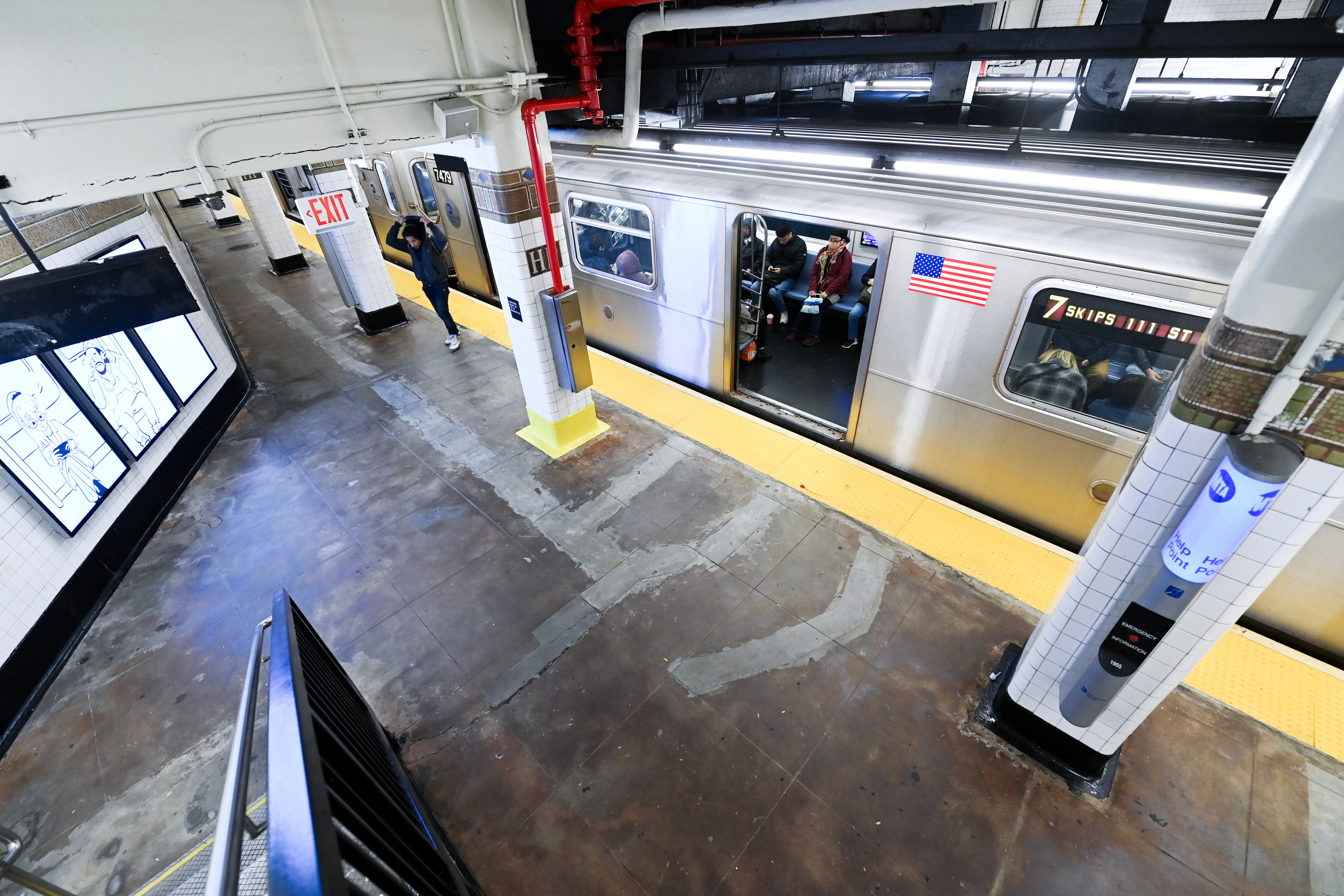 PHOTOS: MTA Completes Re-NEW-vations at Hunters Point Ave and Avenue J Stations 