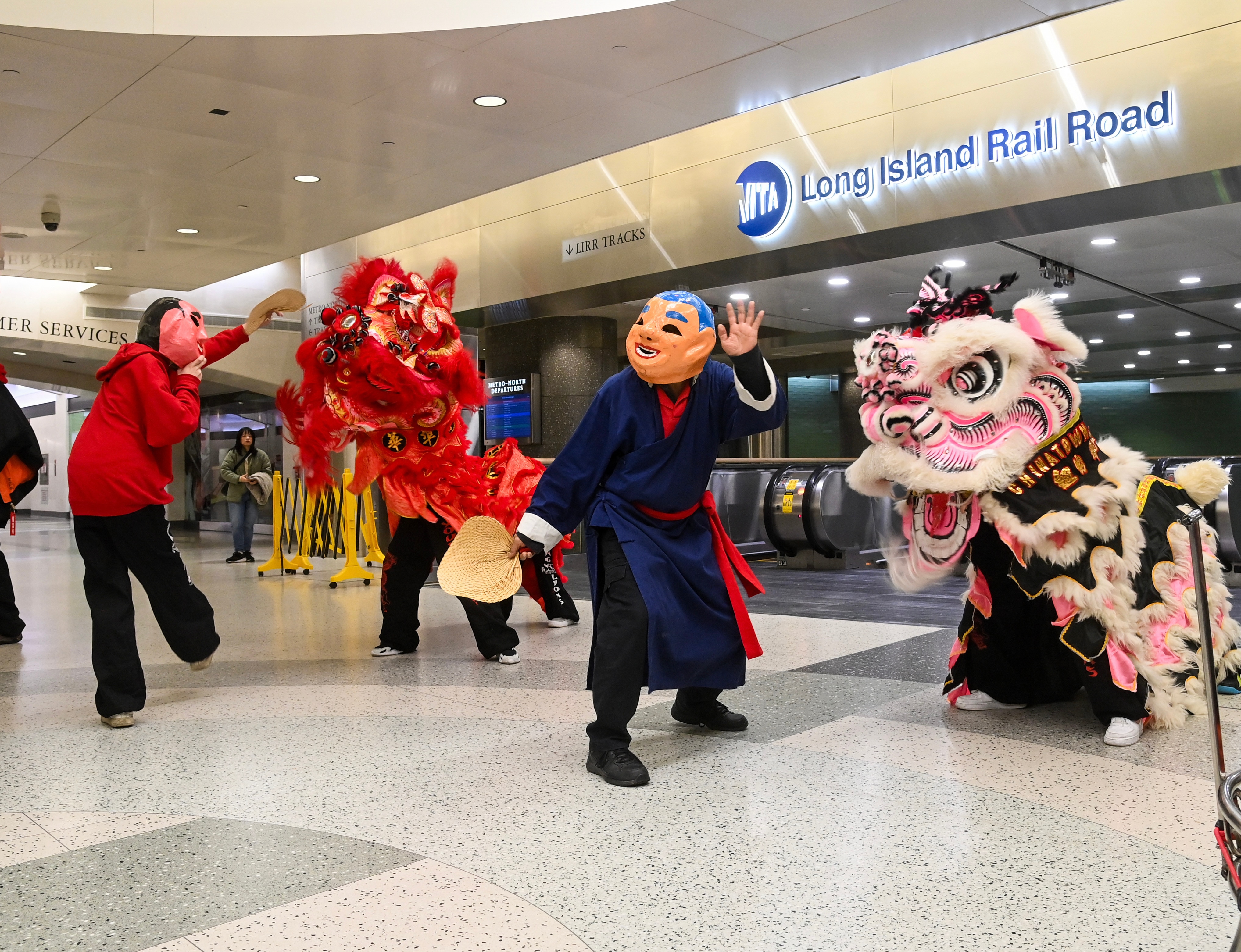 VIDEO & PHOTOS: MTA Celebrates Lunar New Year with Lion Dancers at Grand Central