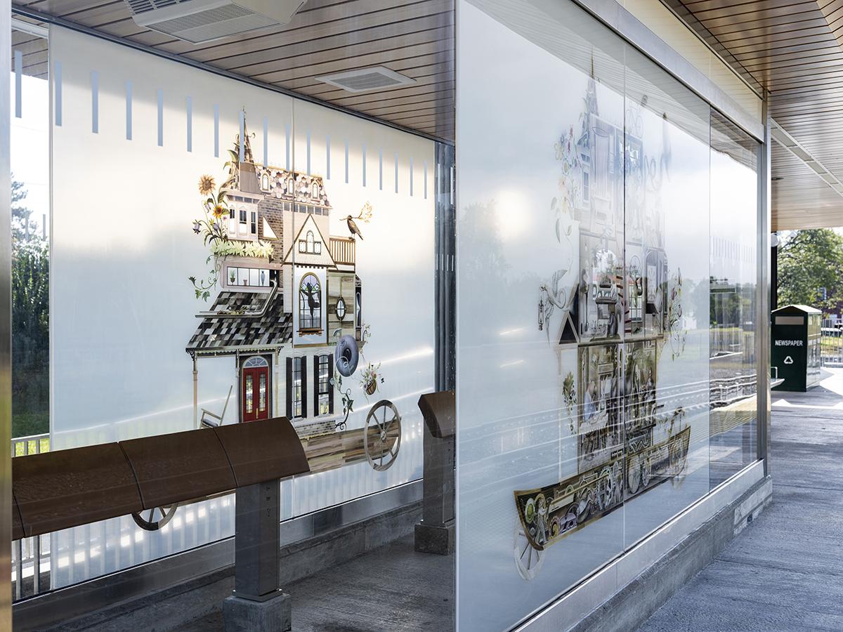 Photo of Armando Veve glass artwork installed at MNR Port Jervis Station. 